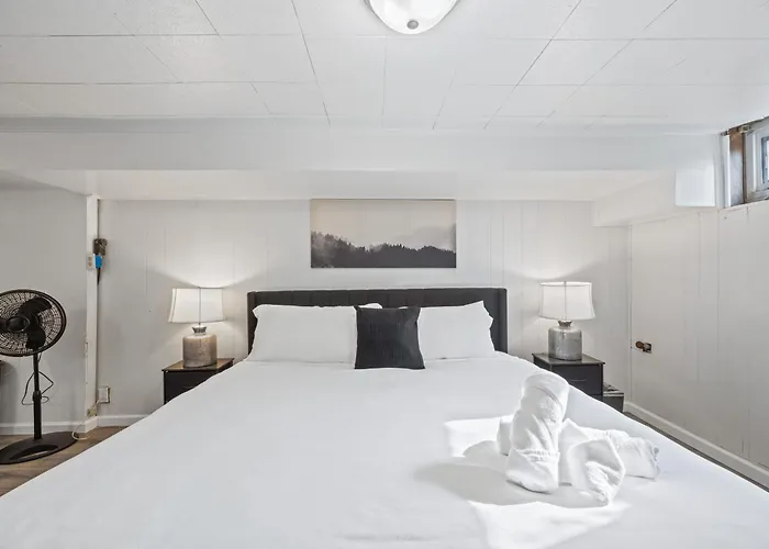 --Free Parking & 2 King Beds -- Vintage Retreat -- Floyd'S Freedom