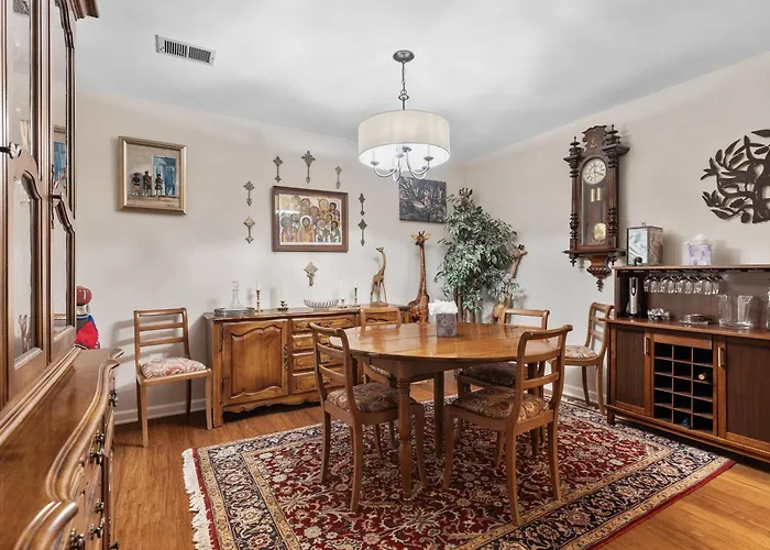 Classy Old Town Getaway 3-Br In Perfect Location