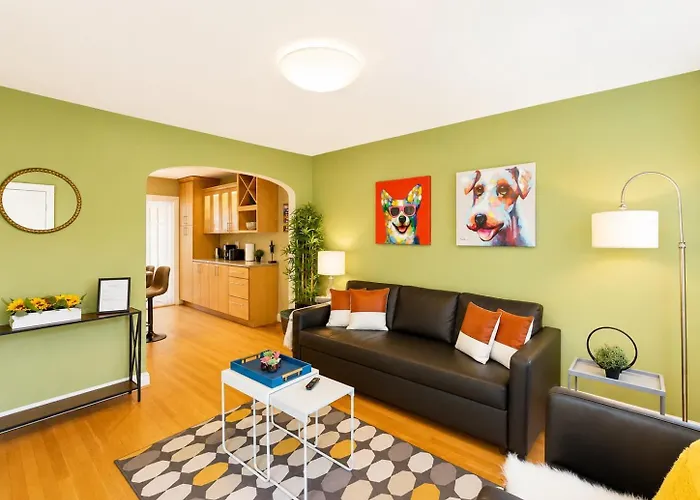 Beautiful 3Br 2Ba Colonial House By Cozysuites